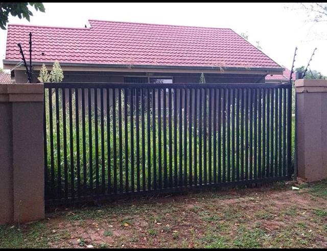 4 BEDROOM HOUSE FOR SALE IN KLIPRIVIER